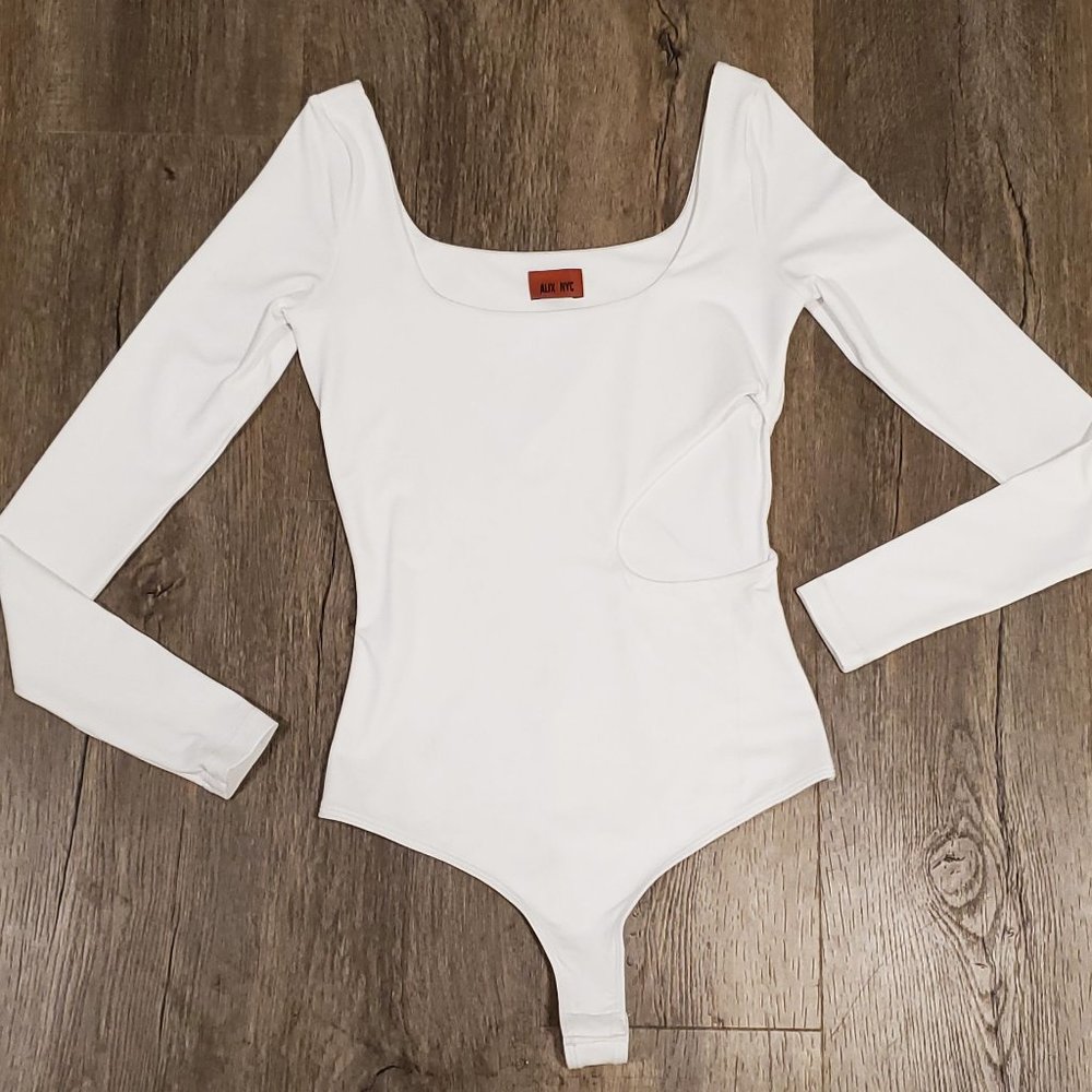 *NEW* ALIX NYC White Scoop Neck Long-Sleeved Bodysuit w/Front Cutout - Small